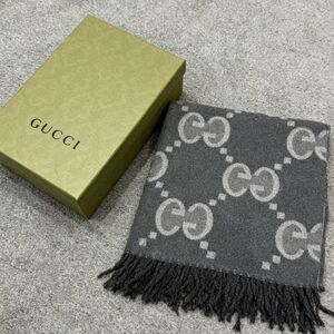 Gucci Reversible Jumbo GG Jacquard Scarf